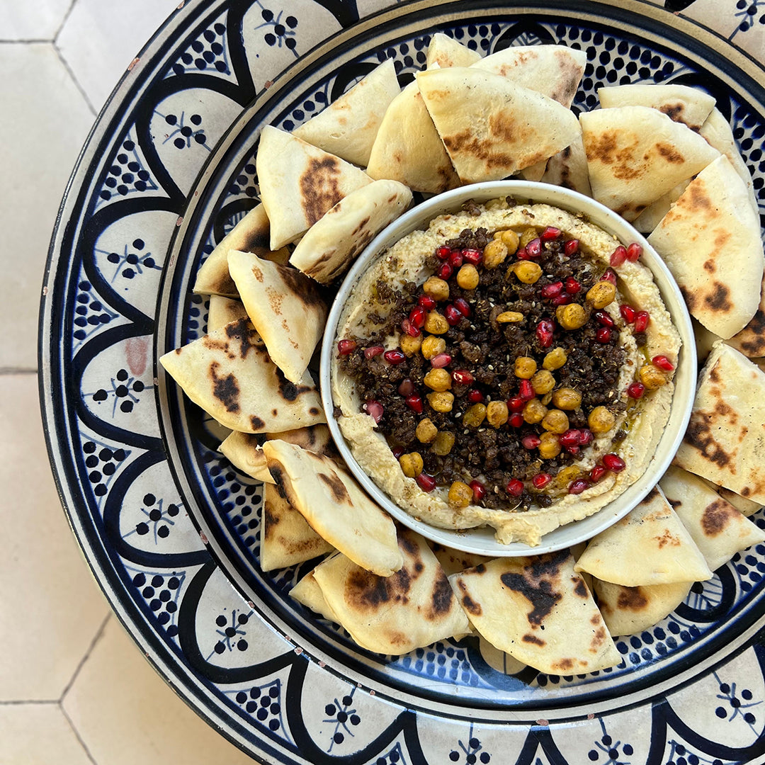 Kawakawa & Feijoa Za’atar Lamb with Hummus & Flatbreads